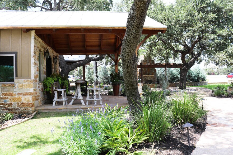 More Photos Of 32255 IH-10 W, Boerne Loft Creative Space For Lease