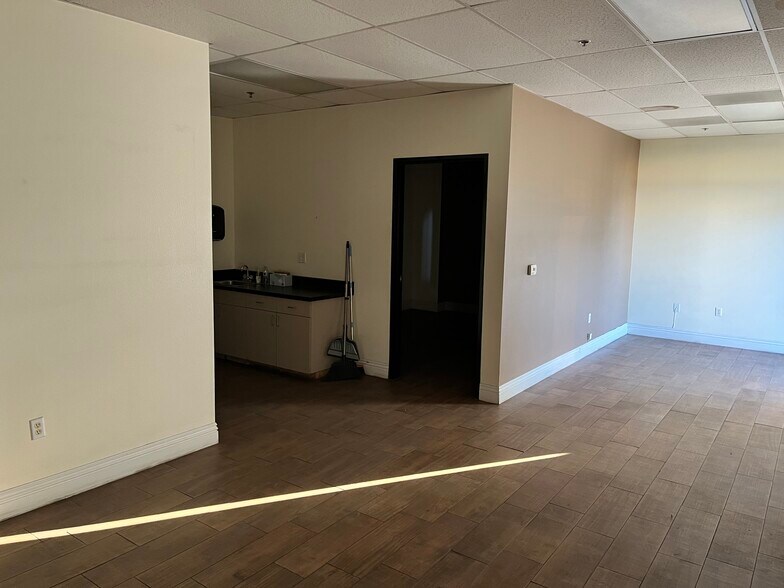 More Photos Of 14662 El Molino St, Fontana Warehouse For Sale