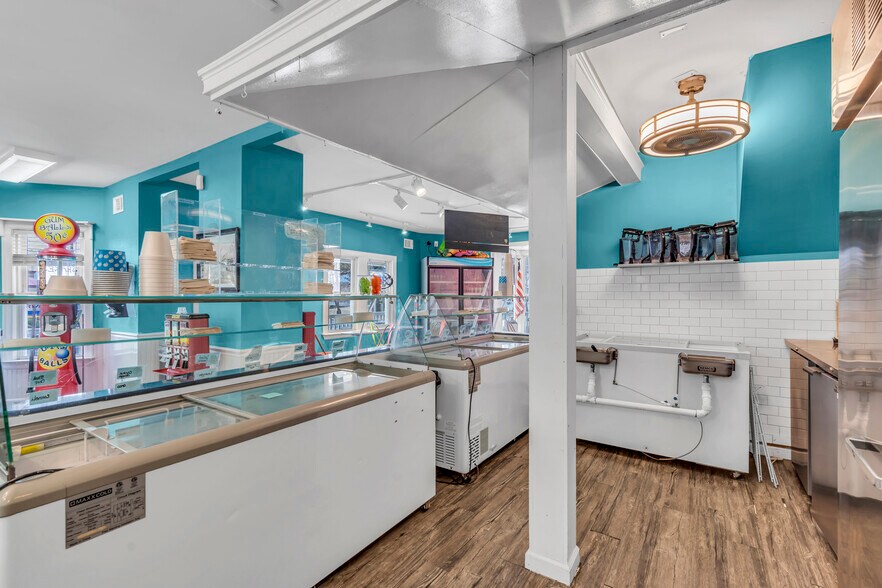 More Photos Of 59 N Main St, Manahawkin Freestanding For Sale