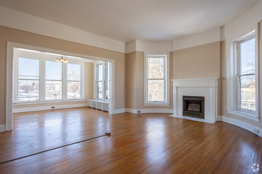 More Photos Of 814 Center Ave, Bay City Apartments For Sale