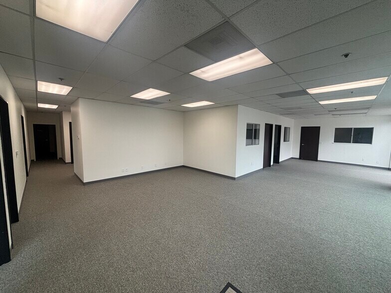More Photos Of 30830-30880 San Clemente St, Hayward Warehouse For Lease