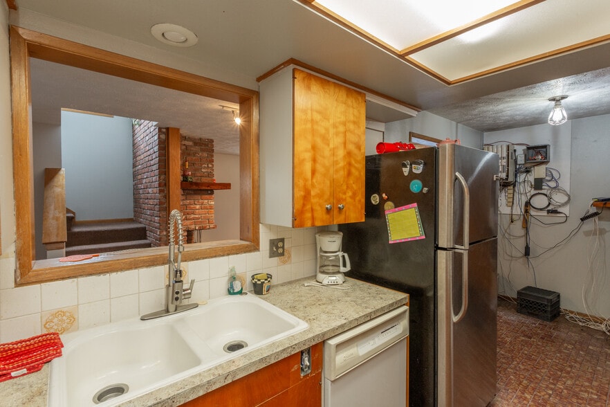 More Photos Of 10623 E Montgomery Dr, Spokane Valley Office Residential For Sale