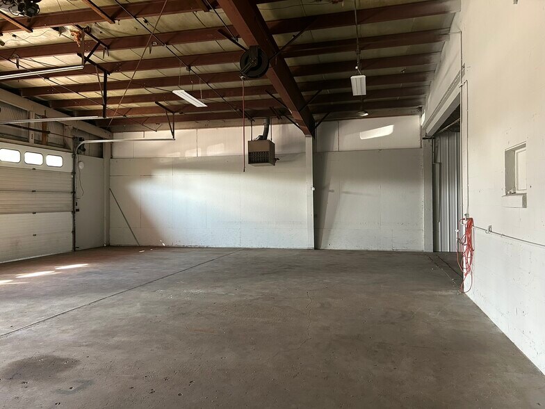 More Photos Of 3499 E Main St, Kalamazoo Auto Repair For Sale