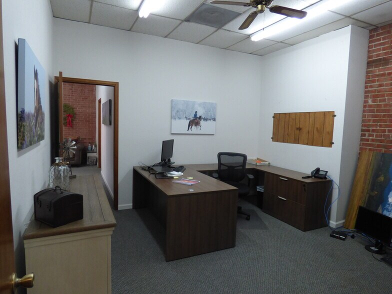 More Photos Of 520 Main St, Longmont Freestanding For Lease