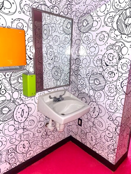 More Photos Of 746 Asp Ave, Norman General Retail For Lease