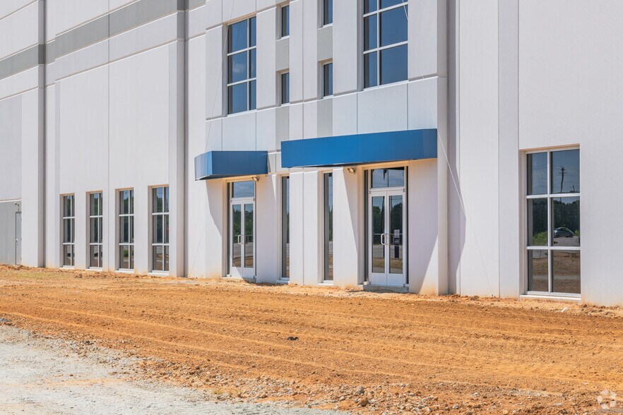 More Photos Of 8099 Five Chop Rd, Santee Warehouse For Lease