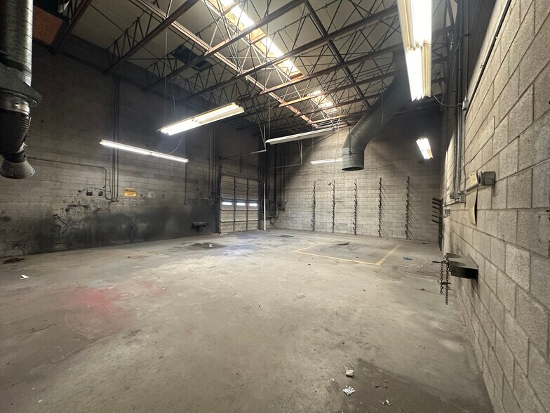 More Photos Of 352 Van Buren Ave, Salt Lake City Manufacturing For Sale