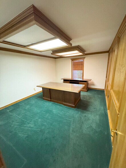 More Photos Of 8104 NW 122nd St, Oklahoma City Office For Sale