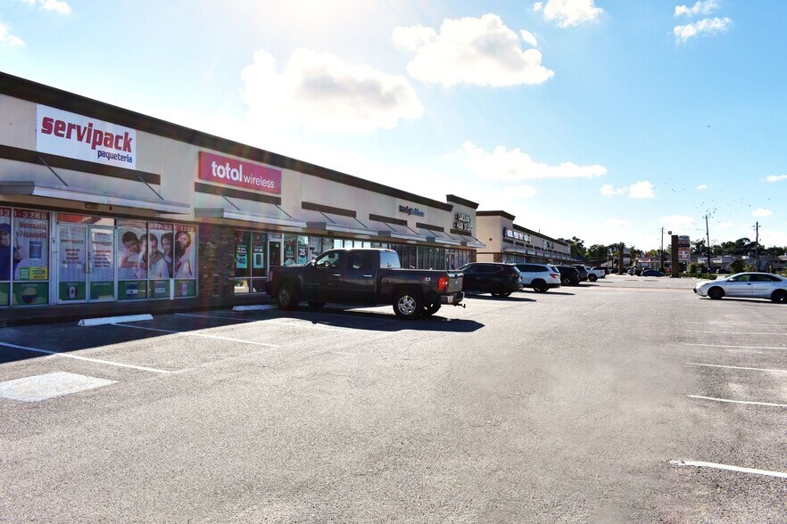 More Photos Of 1501-1625 Pasadena Blvd, Houston Unknown For Lease