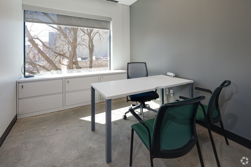 More Photos Of 5113 S Harper Ave, Chicago Coworking Space