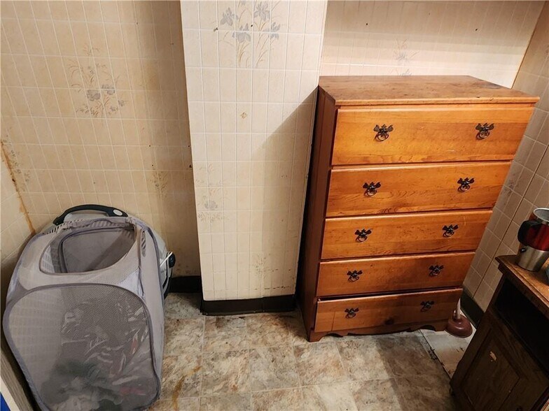 More Photos Of 43 Chapel St, Mount Morris Apartments For Sale