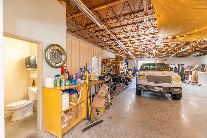 More Photos Of 6531 Folsom Blvd, Sacramento Storefront For Lease