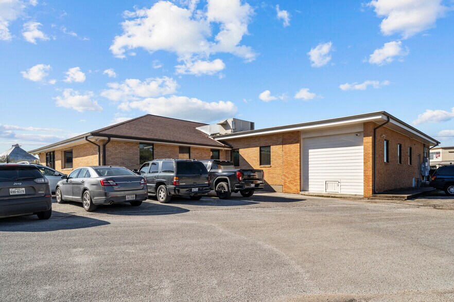 More Photos Of 1601 Liberty St, Richmond Medical For Lease
