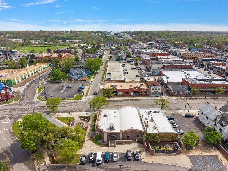 More Photos Of 150 E University Dr, Rochester Storefront Retail Office For Lease