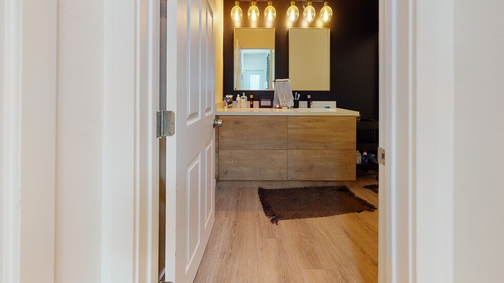 More Photos Of 5270-72 Manhasset Dr @ Redding Dr, San Diego Apartments For Sale