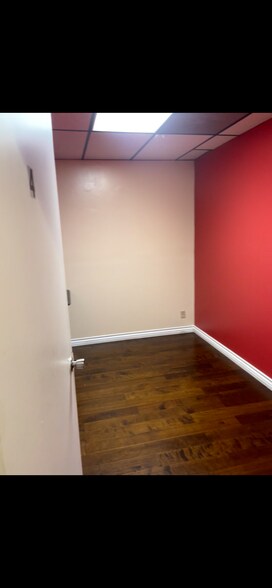 More Photos Of 4550 Kearny Villa Rd, San Diego Office For Sale