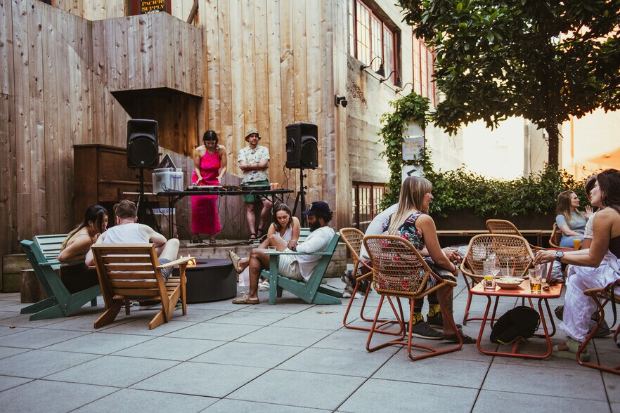 More Photos Of 1424 11th Ave, Seattle Loft Creative Space For Lease