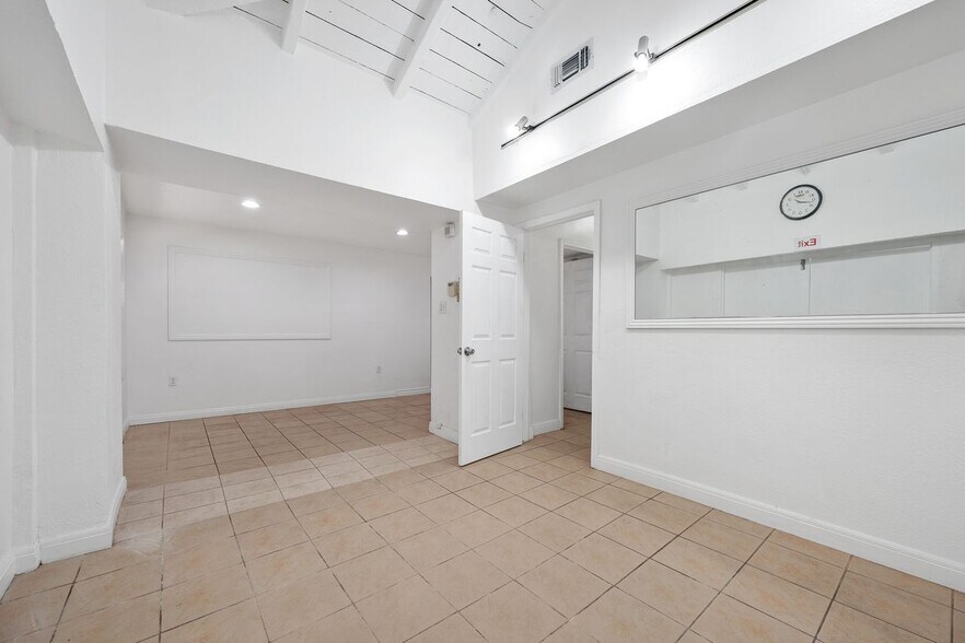 More Photos Of 3861 Jasmine Ave, Culver City Medical For Lease