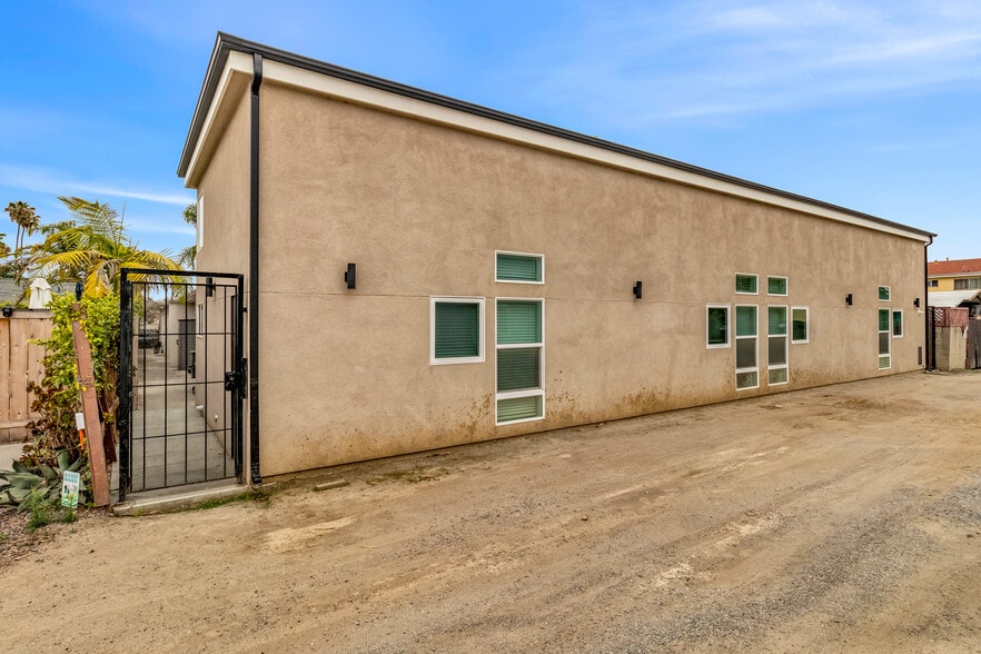 More Photos Of 5074 Madison Ave, San Diego Apartments For Sale