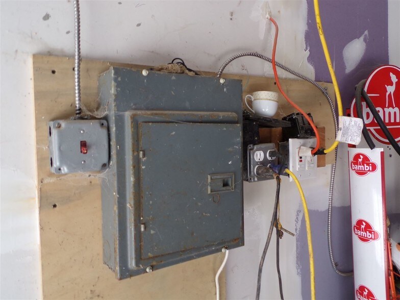 More Photos Of 290 Jeffersonville North Branch Rd, Jeffersonville Warehouse For Lease