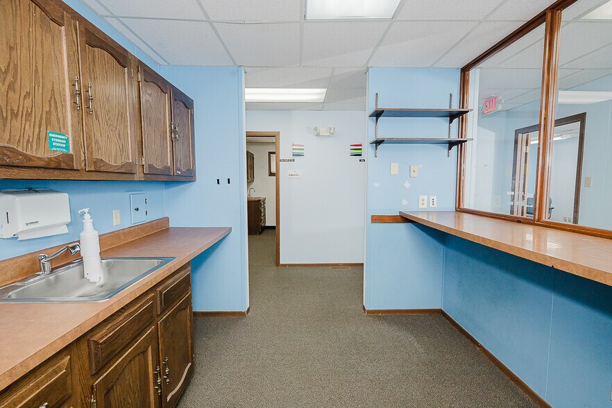 More Photos Of 1482 Butler Rd, Worthington Medical For Sale