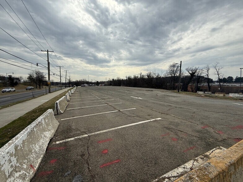 Primary Photo Of 2150 S Dakota Ave, Washington Land For Lease