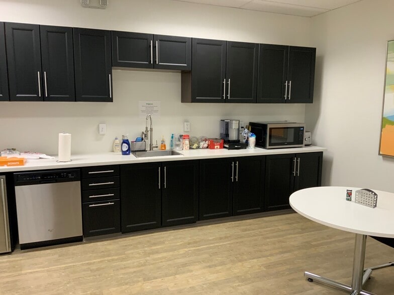 More Photos Of 530 S Nolen Dr, Southlake Light Distribution For Sale