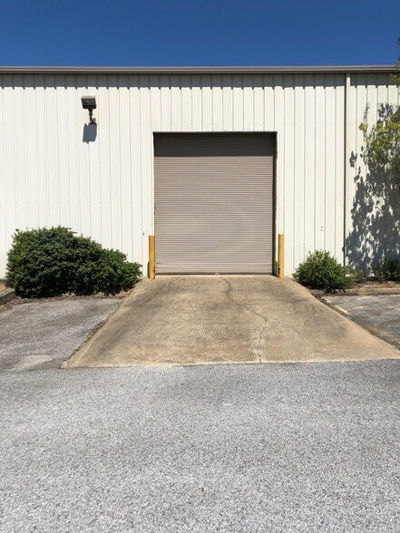 More Photos Of 302 Alabama St, Auburn Flex For Sale