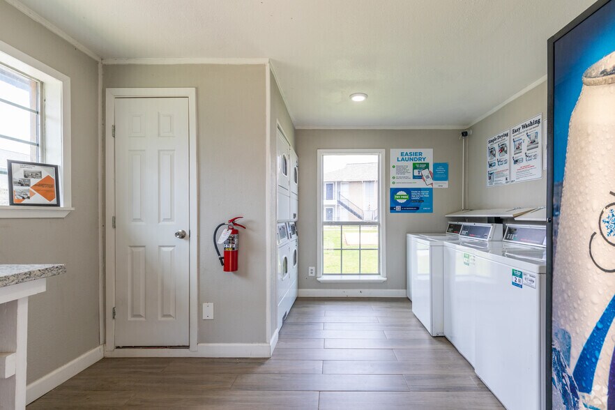 More Photos Of 1010 Magnolia Dr, Freeport Apartments For Sale