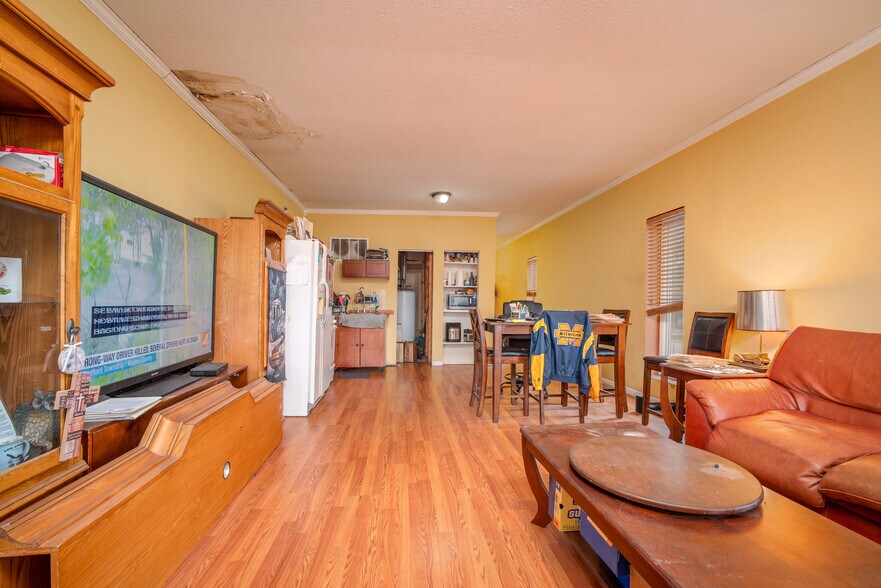 More Photos Of 20785 Orchard Lake Rd, Farmington Hills Warehouse For Sale