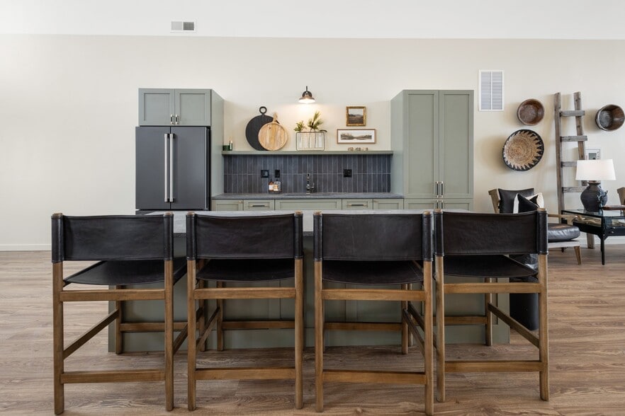 More Photos Of 3040 S South Fork Blvd, Idaho Falls Apartments For Sale