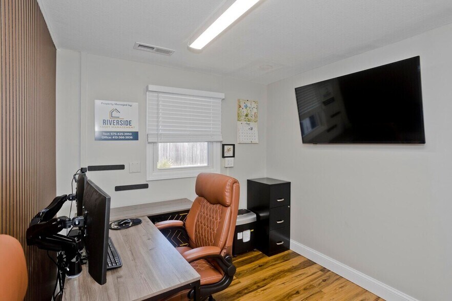 More Photos Of 660 Springfield St, Feeding Hills Office For Sale