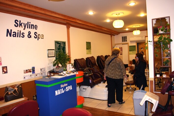 More Photos Of 723 Third Ave, New York Storefront Retail Residential For Lease