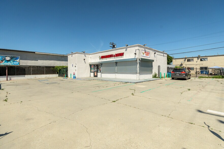 More Photos Of 853 E Manchester Ave, Los Angeles Restaurant For Sale