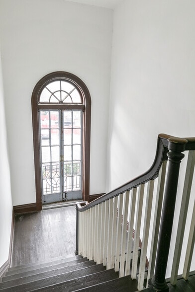 More Photos Of 111 N Foushee St, Richmond Apartments For Sale