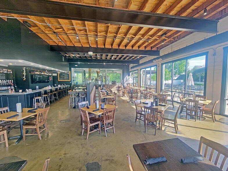 More Photos Of , Collinsville General Retail For Sale