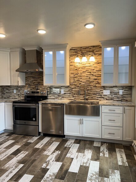 More Photos Of 1747 Oakdale Ave, Green Bay Apartments For Sale