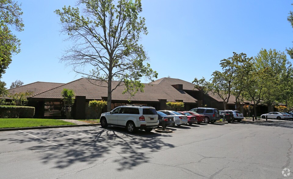 More Photos Of 4125 Blackhawk Plaza Cir, Danville Medical For Lease