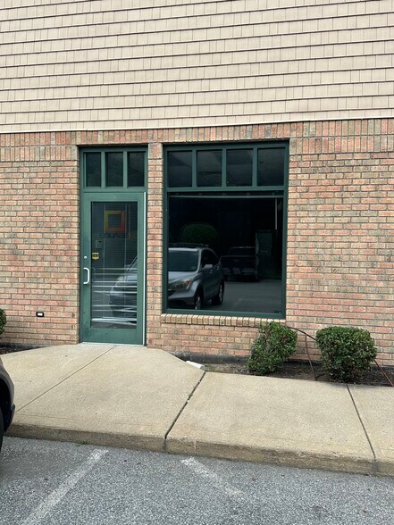 More Photos Of 55 Douglas Pike, Smithfield Bar For Sale