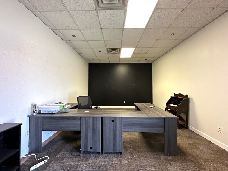 More Photos Of 769-771 N Madison St, Crown Point Service For Lease