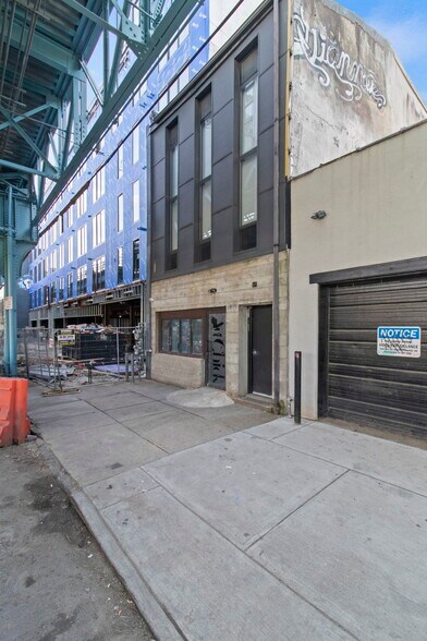 More Photos Of 1844 N Front St, Philadelphia Storefront Retail Residential For Lease