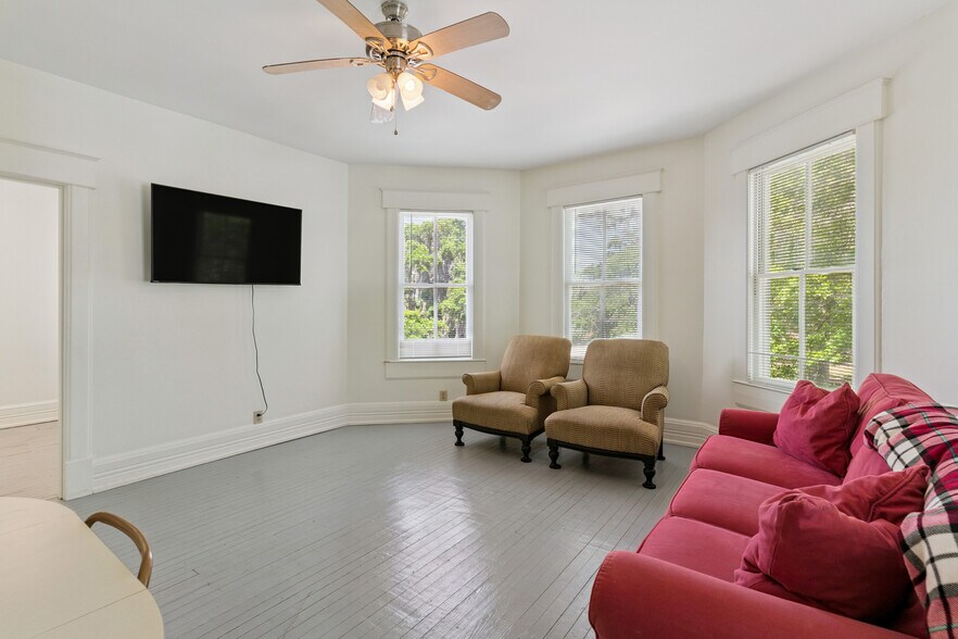 More Photos Of 1113 Grant St, Brunswick Apartments For Sale