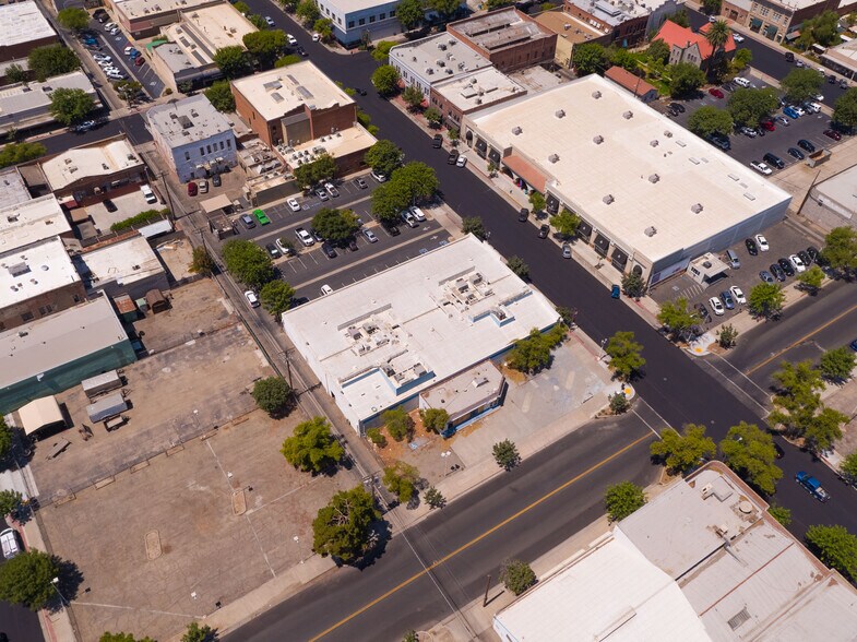 More Photos Of 123 E 7th St, Hanford Movie Theatre For Sale