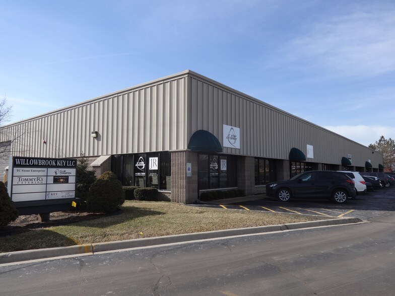 More Photos Of 825 W 75th St, Willowbrook Light Manufacturing For Lease