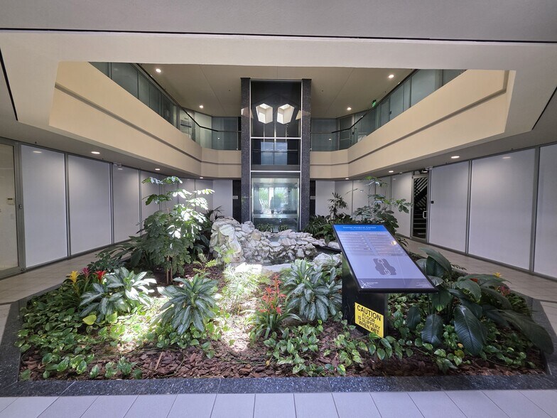 More Photos Of 2100 Aloma Ave, Winter Park Medical For Lease