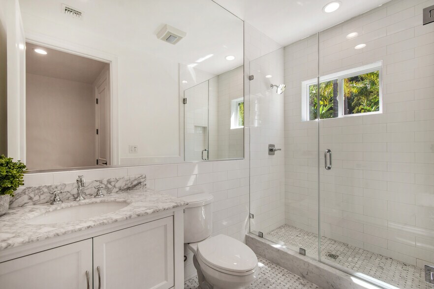 More Photos Of 9696 Antelope Rd, Beverly Hills Specialty For Lease