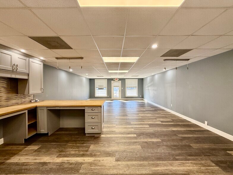 More Photos Of 4645 Gulf Breeze Pky, Gulf Breeze Office For Sale
