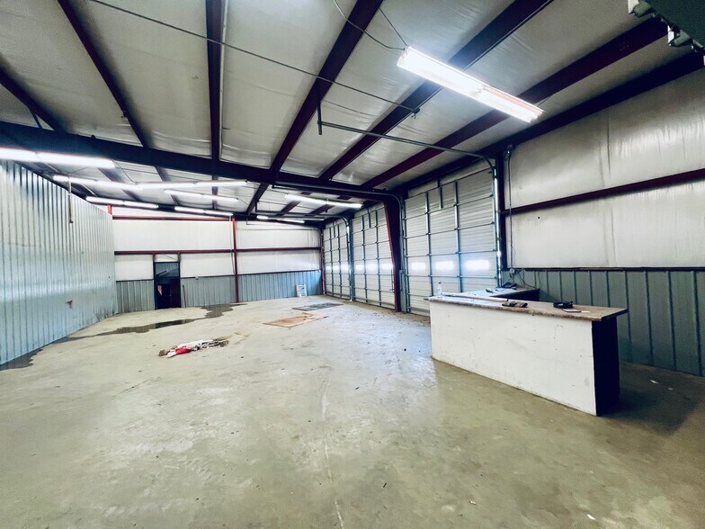 More Photos Of 504 N 2nd St, Booneville Auto Repair For Sale