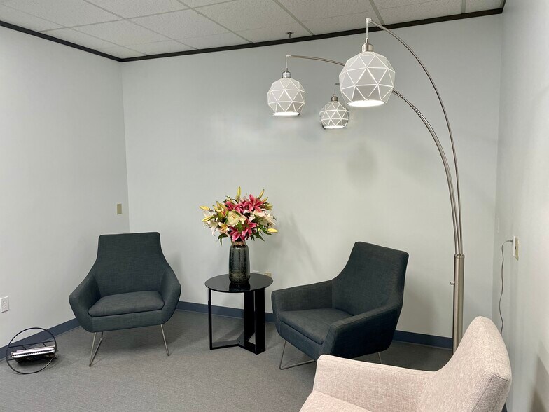 More Photos Of 9020 N Capital of Texas Hwy, Austin Office For Lease