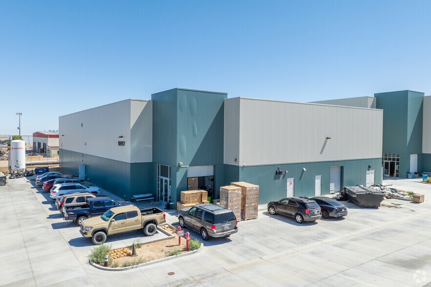 Primary Photo Of 16917 Koala Rd, Adelanto Manufacturing For Lease